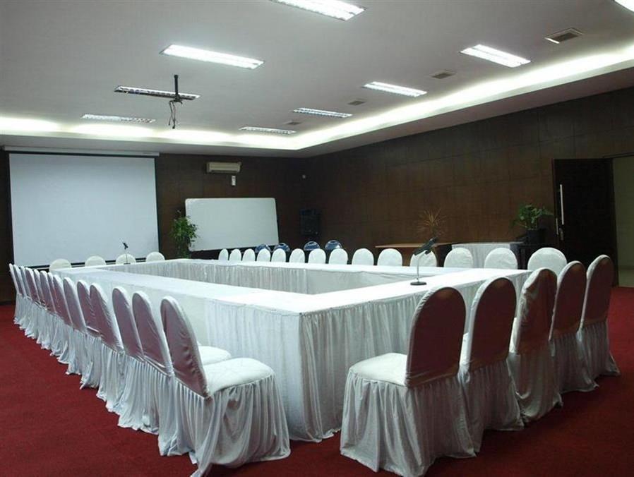 Jatinangor Hotel & Restaurant Cileunyi Buitenkant foto